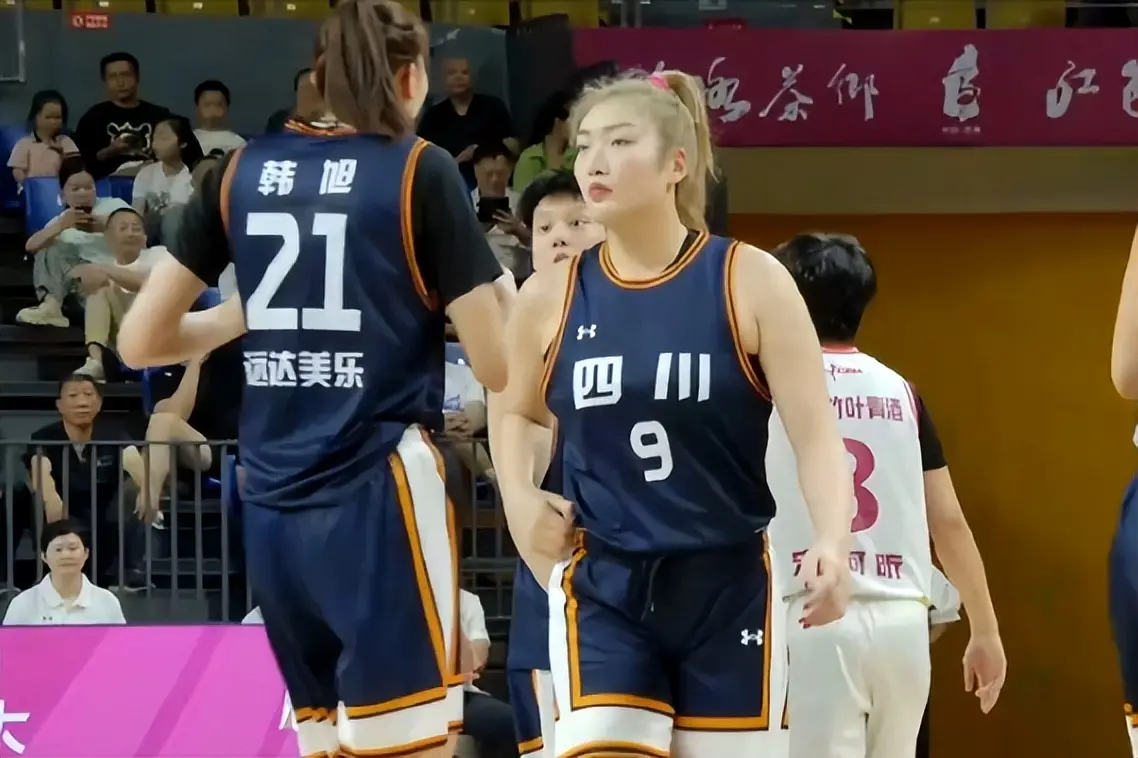 AA, 王思雨 AA, 王思雨