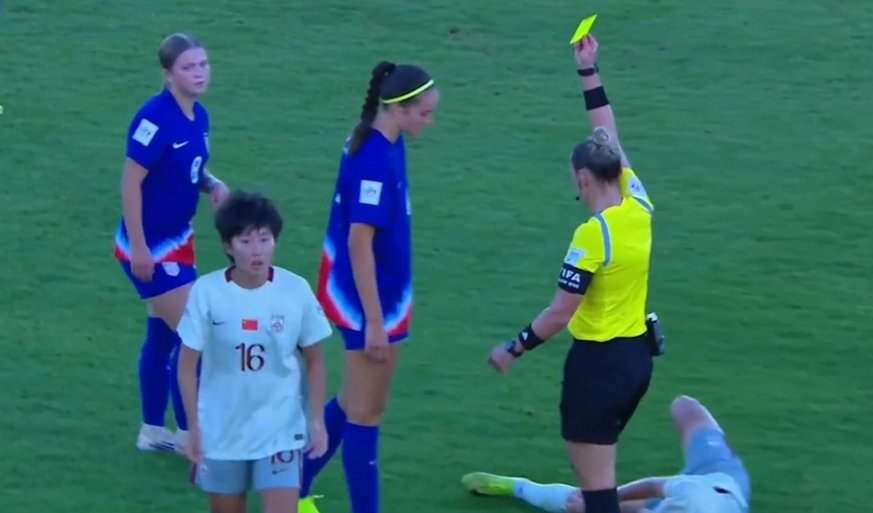 首轮比赛, 朝鲜疯狂反